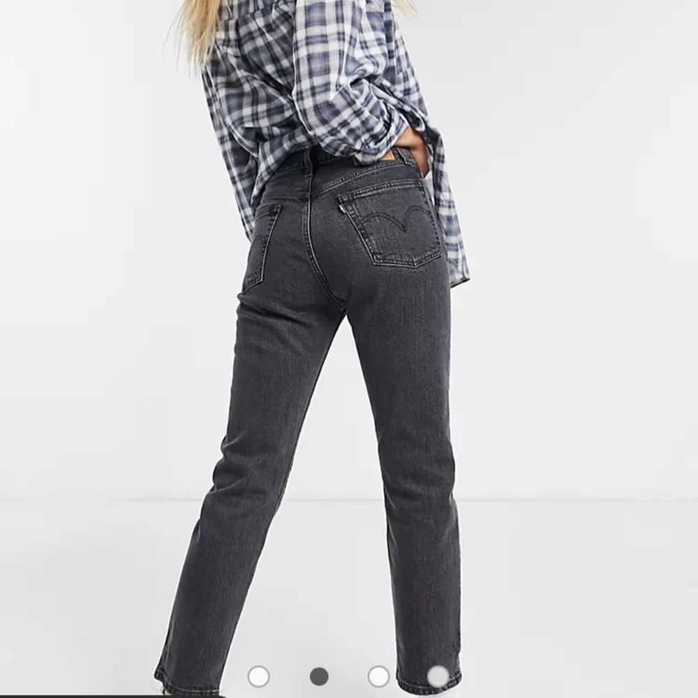 *LEVI’S 501’s* Levi’s 501 Jeans - Size 25 - Picture 2 of 3